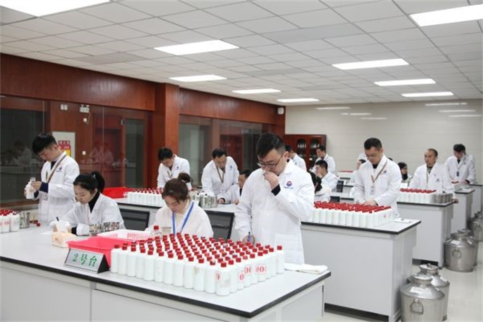 喜讯！茅台在全国首届白酒酒体设计师职业技能大赛上获得佳绩