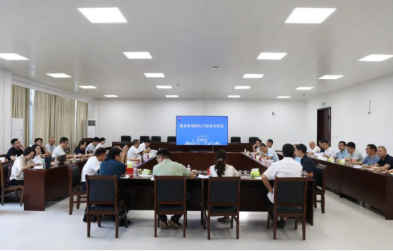王莉调研茅台酱香系列酒生产质量和产品体系建设