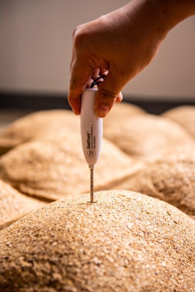 “中国茅台对您说”之一品质篇：时光淬炼——一滴茅台酒的时光密码