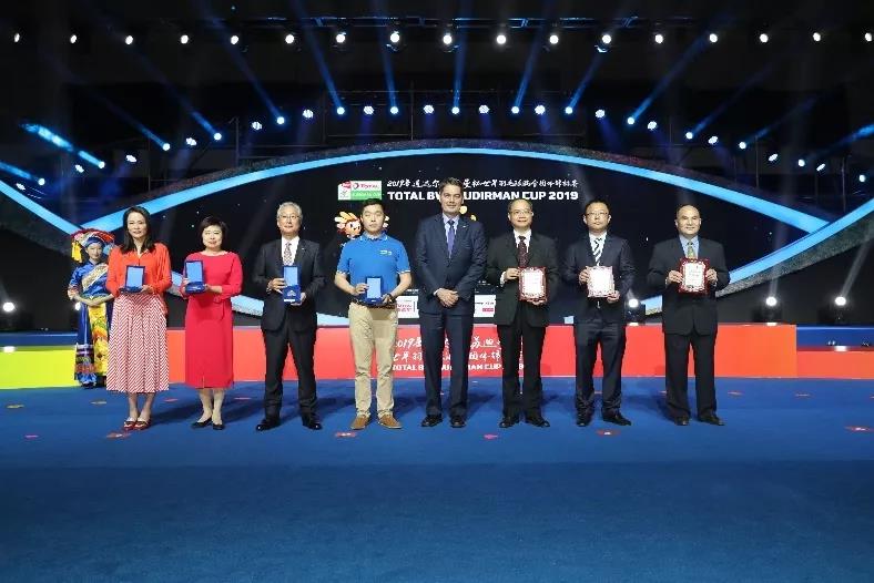 聚国民信赖•立时代前茅,赖茅多方位抢占苏杯传播制高点