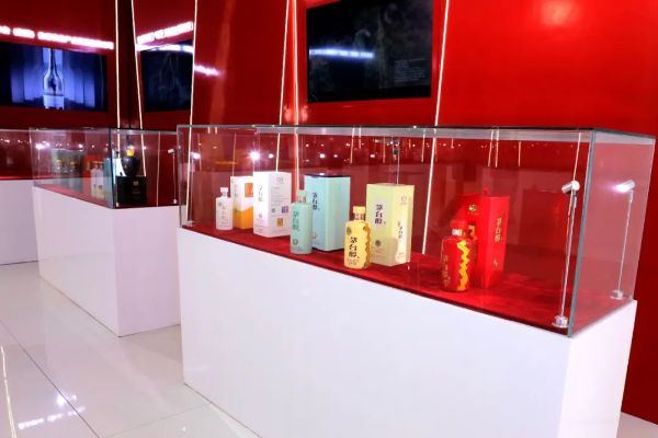 新发布的茅台醇年代系列参展