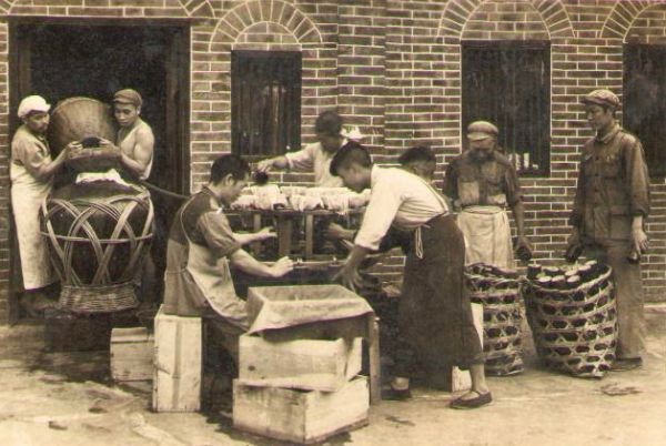 20世纪50年代茅台酒包装场景